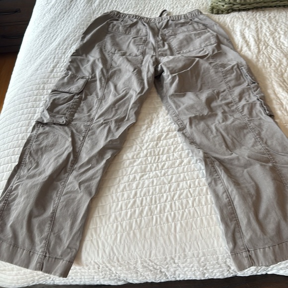 NWOT! Abercrombie Cargo Pants - Picture 12 of 14